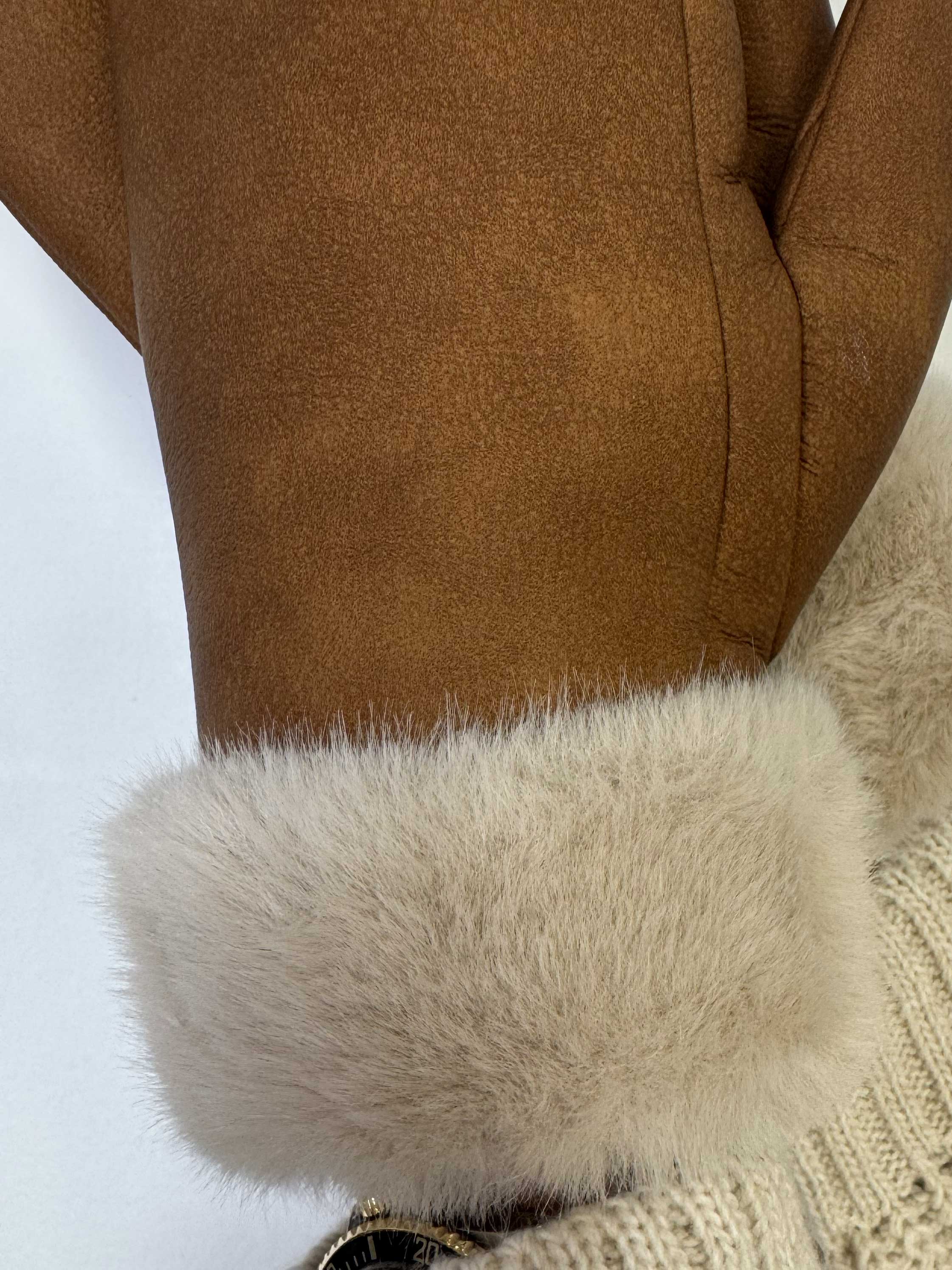 Kjellrun - Bløde luffer i ruskindslook med fake fur